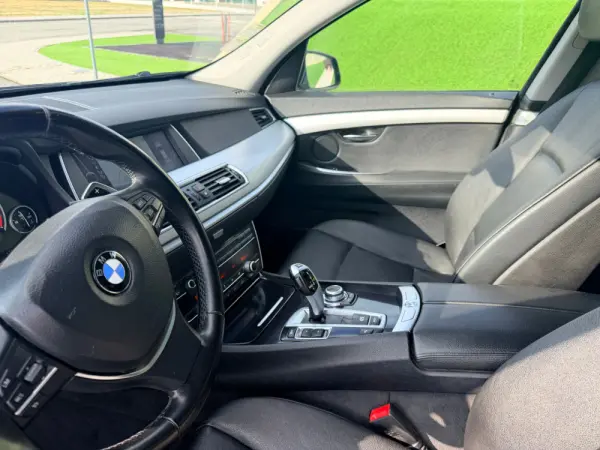 BMW 520 d Auto 12