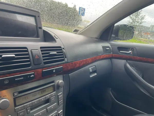 Toyota Avensis 12
