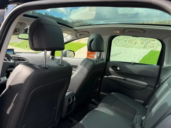 Peugeot 3008 8