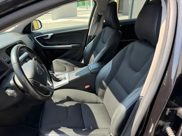 Volvo V60 13