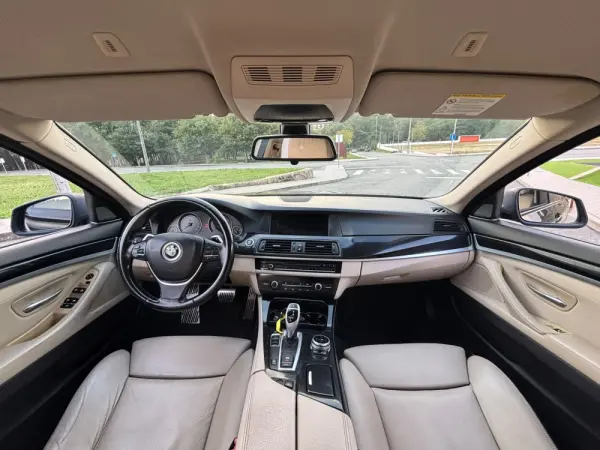BMW 525 d Auto 13