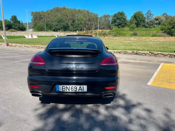 Porsche Panamera 5