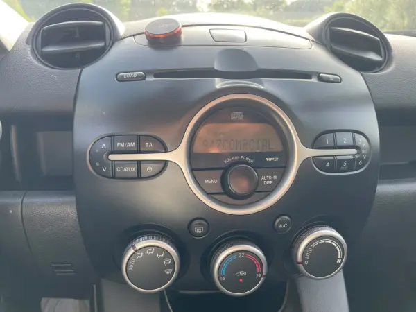 Mazda 2 4