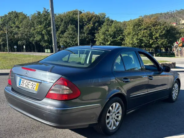 Mercedes-Benz E 220 CDi Classic BE Auto. 12