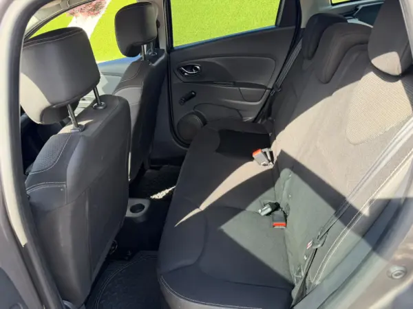Renault Clio 23