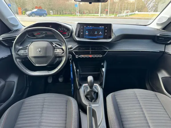 Peugeot 208 14