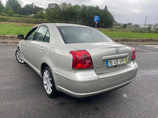 Toyota Avensis 17