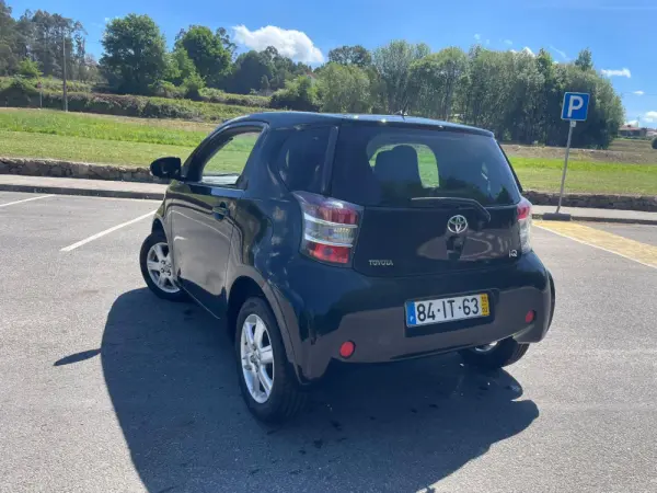 Toyota iQ 9