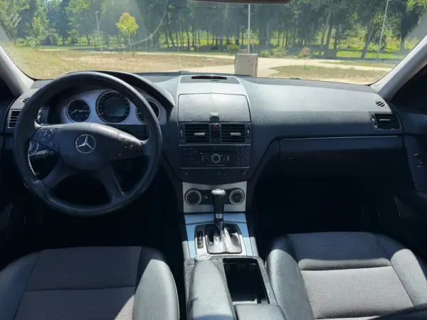 Mercedes-Benz C 220 11