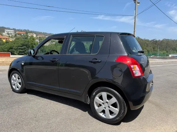 Suzuki Swift 2