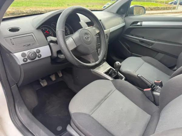 Opel Astra 16