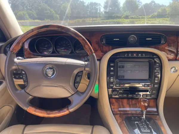 Jaguar XJ XJ6 2.7 D V6 Executive 14