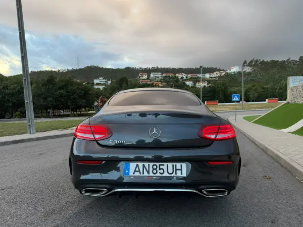 Mercedes-Benz C 300 Outro 8