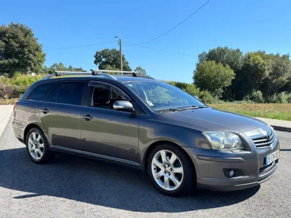 Toyota Avensis SW 2.0 D-4D Exclusive 10