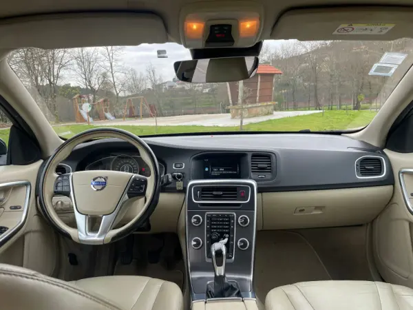 Volvo V60 10
