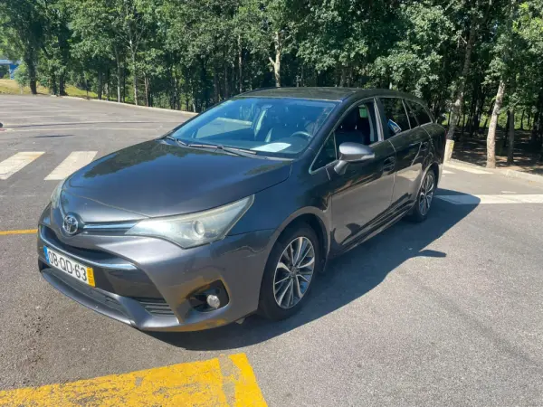 Toyota Avensis 1