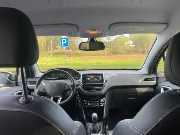 Peugeot 2008 1.2 PureTech Style 14