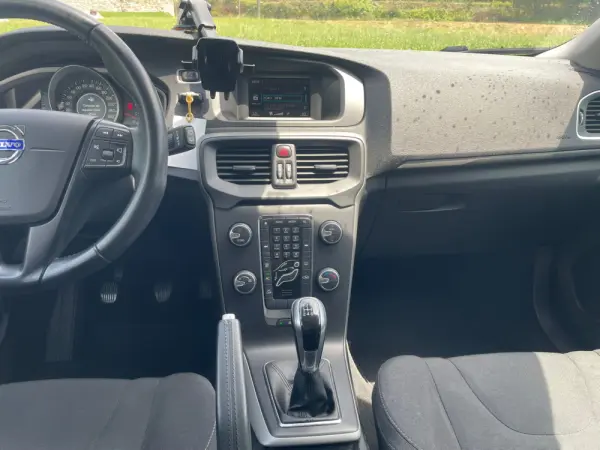 Volvo V40 13