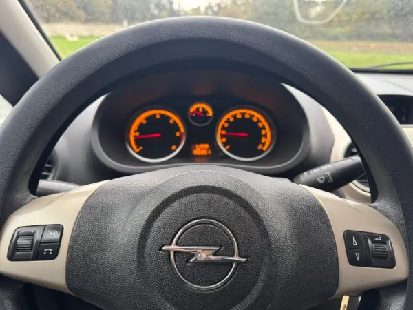 Opel Corsa 2