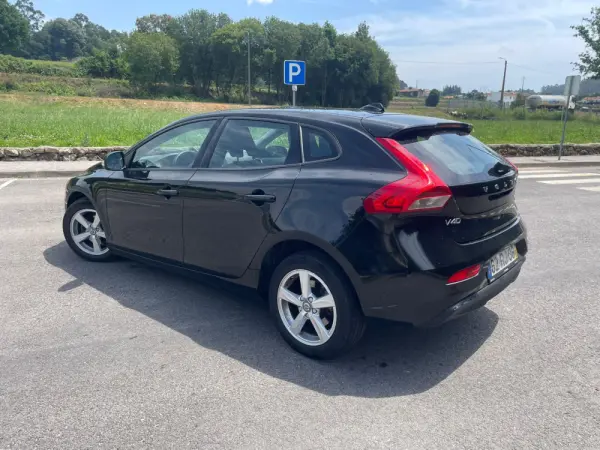 Volvo V40 4