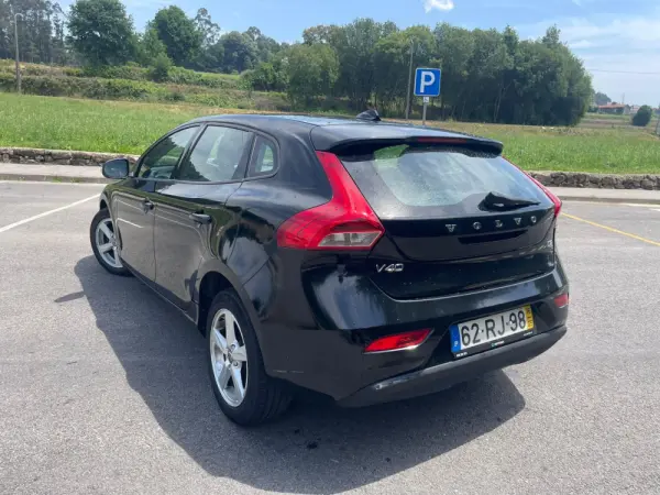 Volvo V40 9
