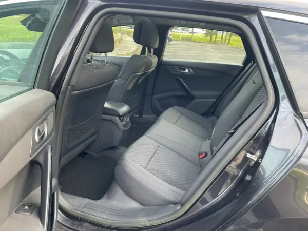 Peugeot 2008 1.2 PureTech Style 4