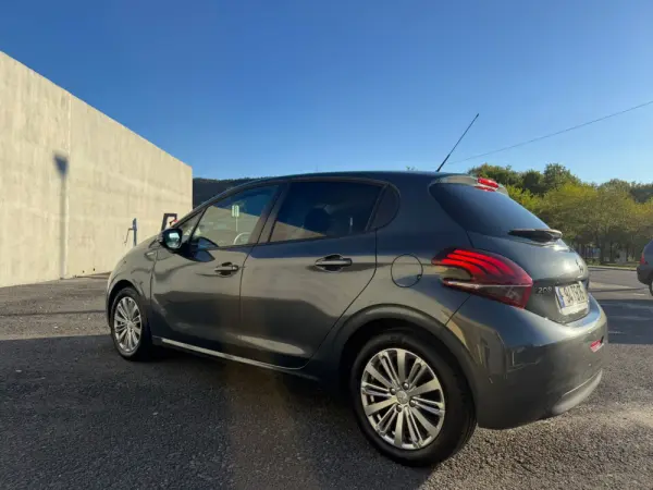 Peugeot 208 17
