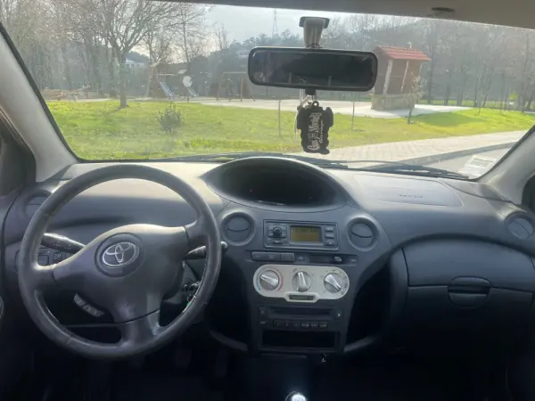 Toyota Yaris 2