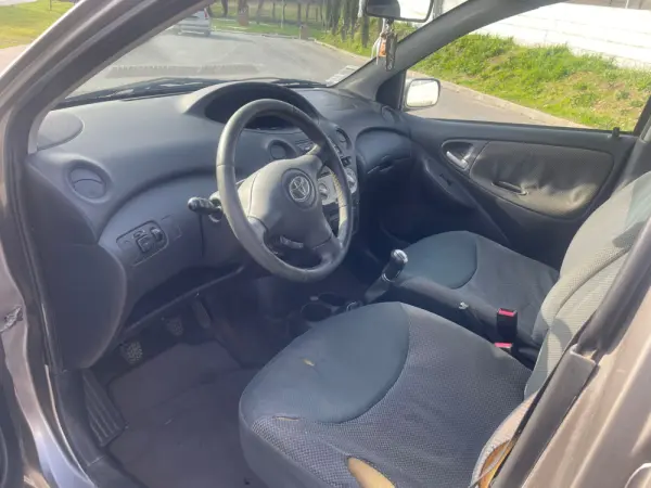 Toyota Yaris 4