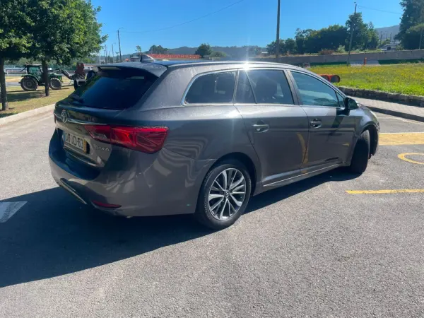 Toyota Avensis 3