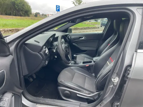 Mercedes-Benz A 180 d Urban 11