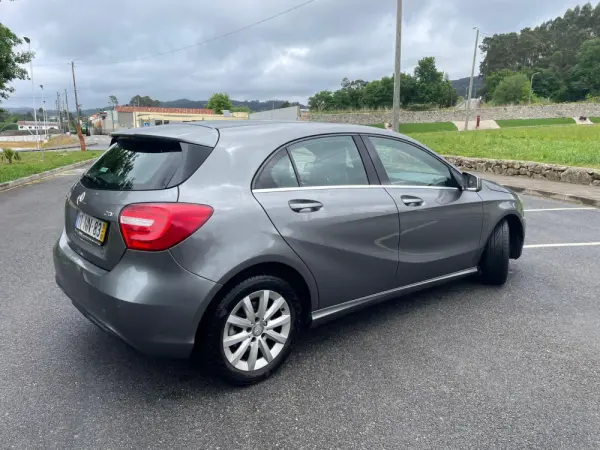 Mercedes-Benz A 180 d Urban 14