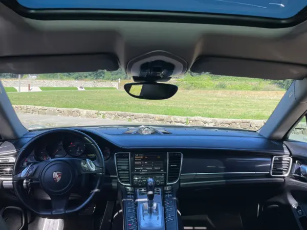 Porsche Panamera 8