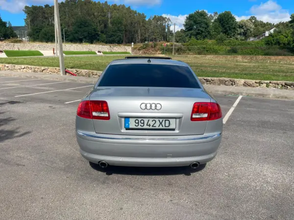 Audi A8 11