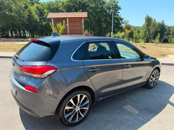 Hyundai i30 16