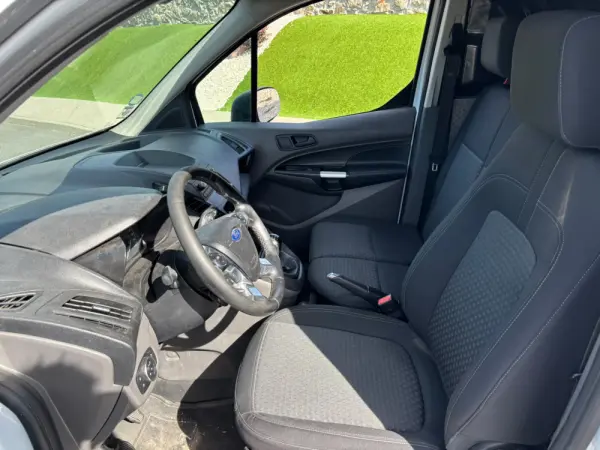 Ford Transit Connect 8