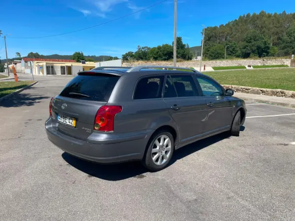 Toyota Avensis 9
