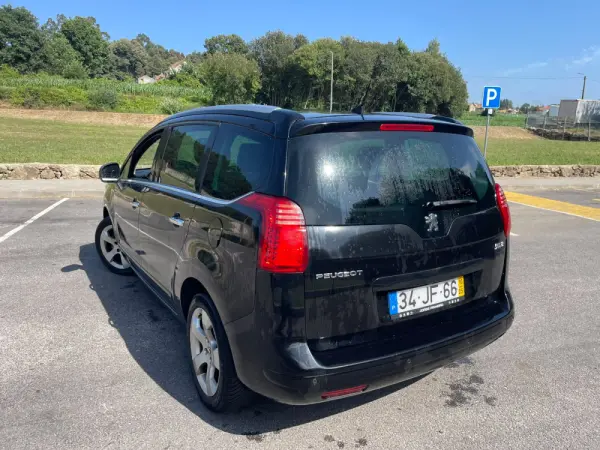 Peugeot 5008 4