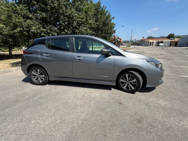 Nissan Leaf 5