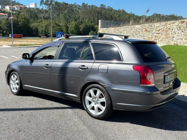 Toyota Avensis SW 2.0 D-4D Exclusive 12