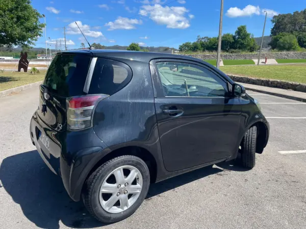 Toyota iQ 6