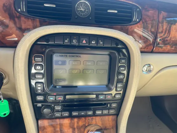 Jaguar XJ XJ6 2.7 D V6 Executive 10