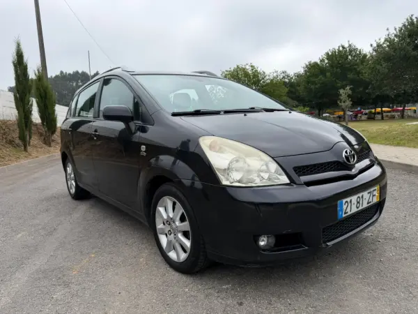 Toyota Corolla Verso 1