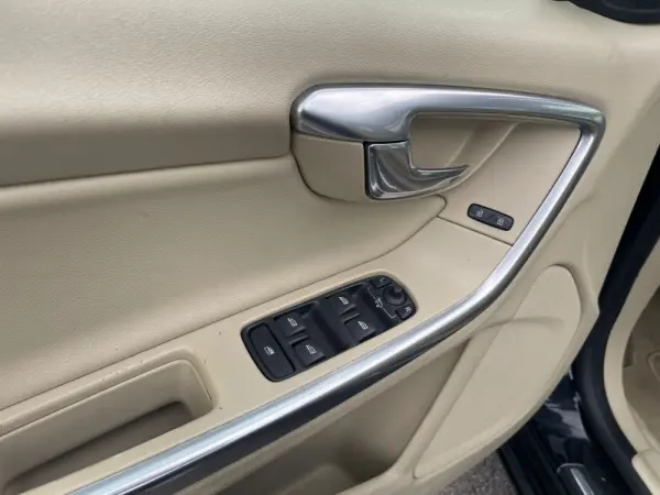 Volvo V60 12