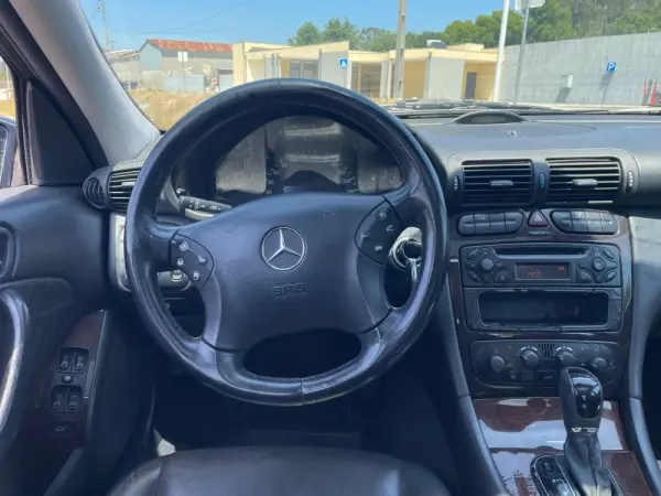 Mercedes-Benz C 200 13