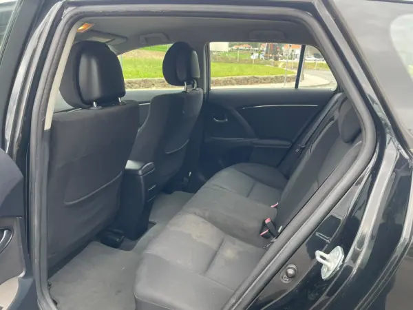 Toyota Avensis 10