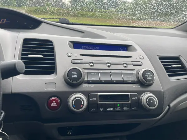 Honda Civic 1.3 DSI i-VTEC Hybrid 19