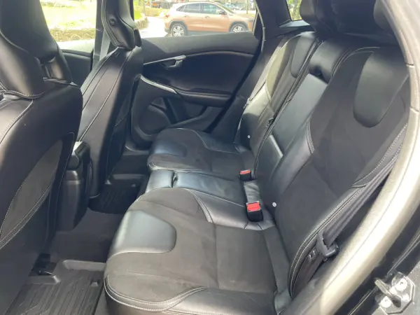 Volvo V40 1.6 D2 R-Design 4