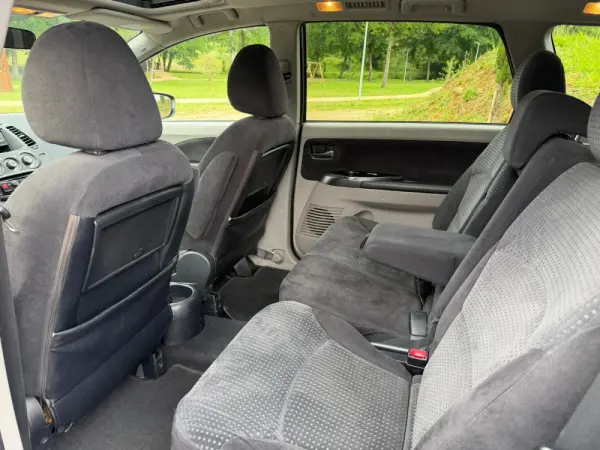 Mitsubishi Grandis 6