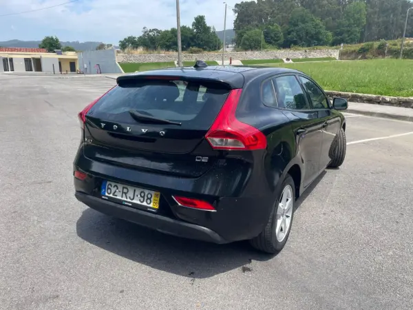 Volvo V40 11